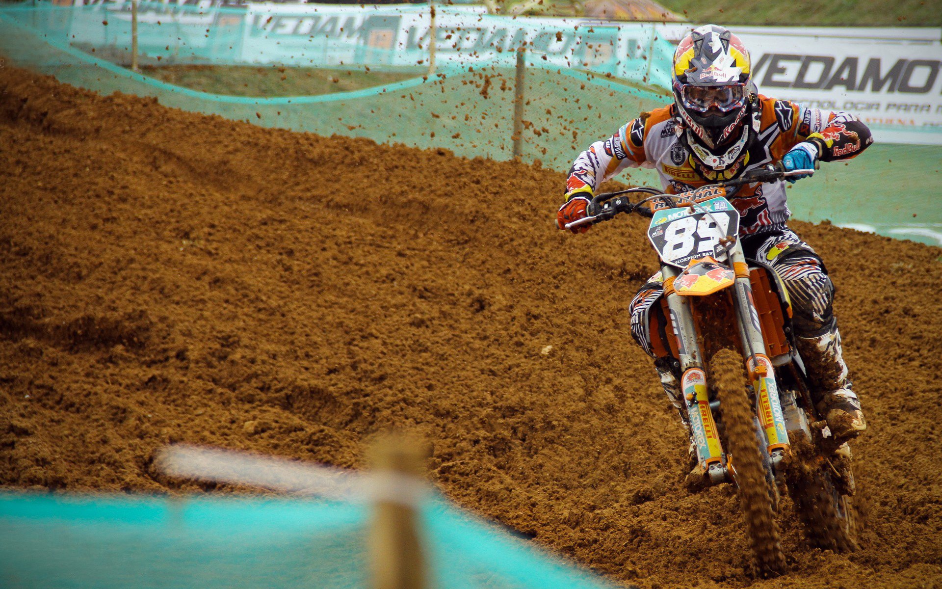 沃尔夫斯堡防守端默契提升保持不败,沃尔夫斯堡后卫